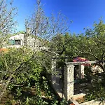 Stone House Oreb's Alpesi faház Vela Luka
