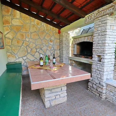 Stone House Oreb's Alpesi faház Vela Luka