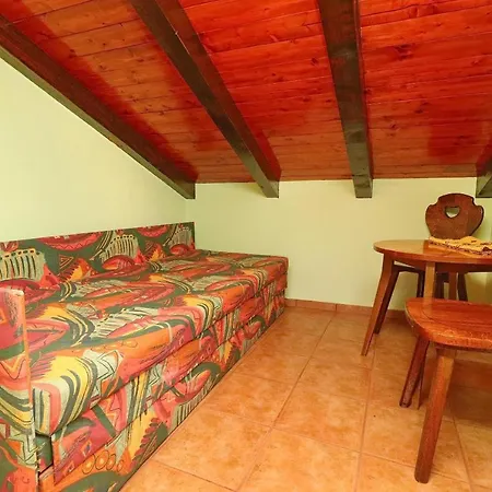 Stone House Oreb's Chalet