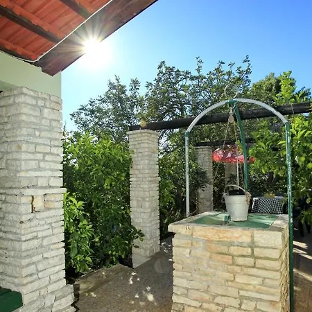 Chalet Stone House Oreb's