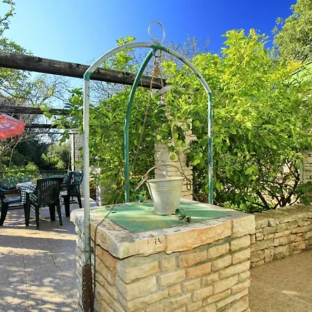 Chalet Stone House Oreb's *